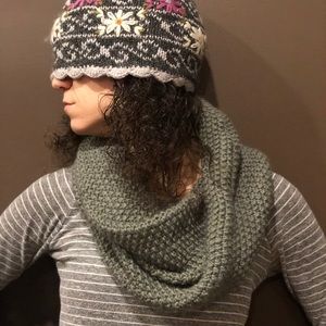 Goes-With-Everything Grey Cowel